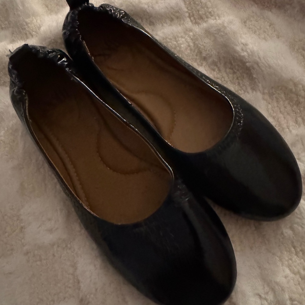 Flat black elegant shoes size 9m new